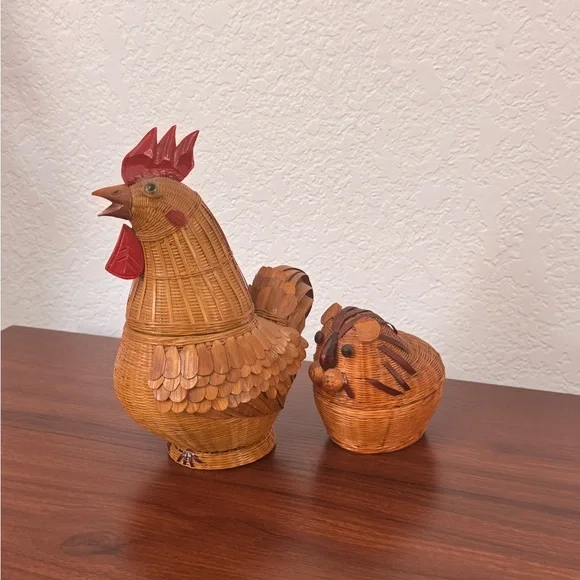 Vintage Woven Rooster and Lion Figurines solofficialkw.com